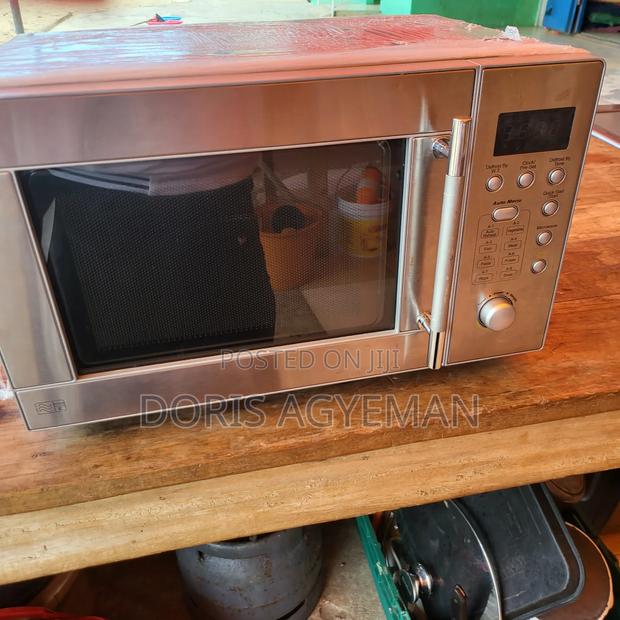 Sainsbury's Microwave 20l