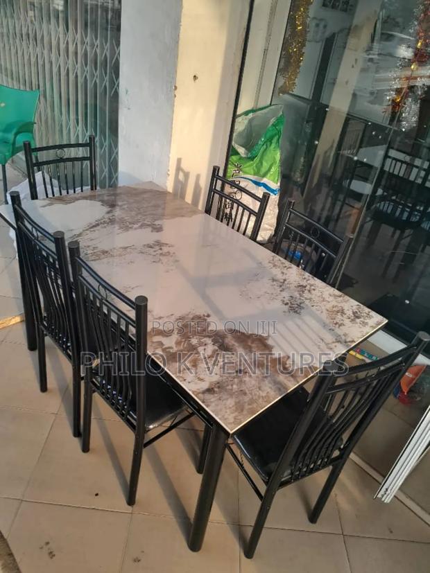 6 Seater Durable Dining Table · Photo 2