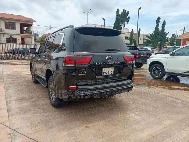 Toyota Land Cruiser 4.5 V8 GXR 2017 Black photo 2