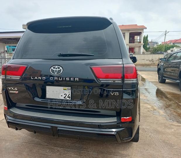 Toyota Land Cruiser 4.5 V8 GXR 2017 Black photo 3