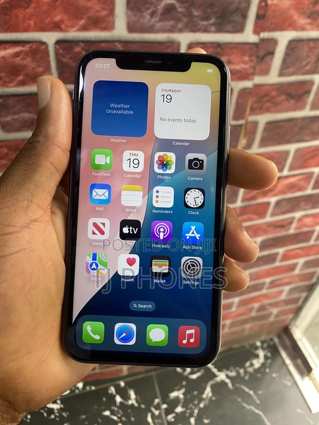 Apple iPhone 11 64 GB Black photo 3