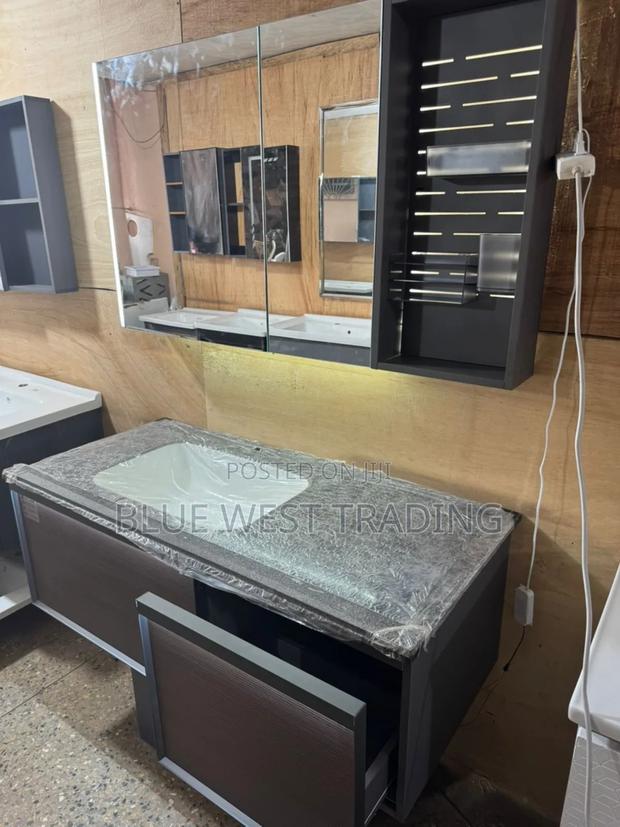 Cabinet Sink · Photo 4