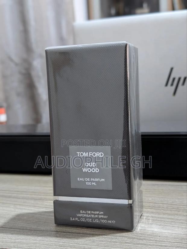 Tom Ford Oud Wood Eau De Parfum · Photo 3