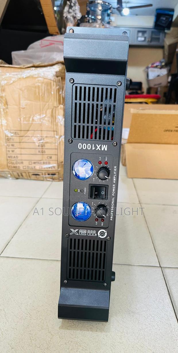Max [Mx1000] 2-Channels Power Amplifier · Photo 4