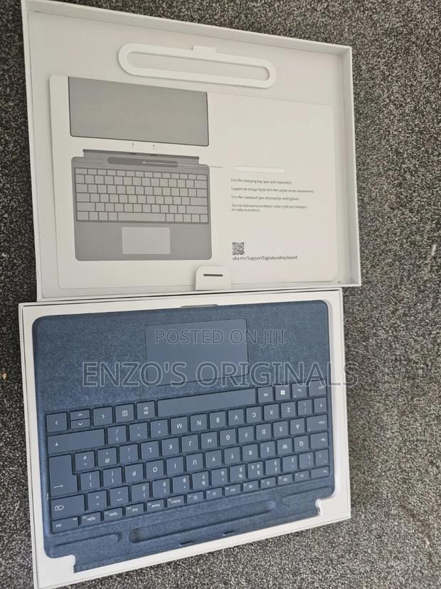 Surface Pro 9 & 11 Keyboard Signature Edition Alcantara New photo 7