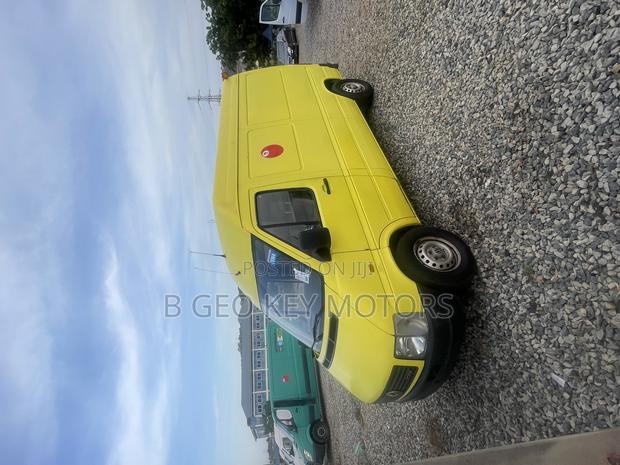Mercedes-Benz Sprinter 2005 Yellow photo 6