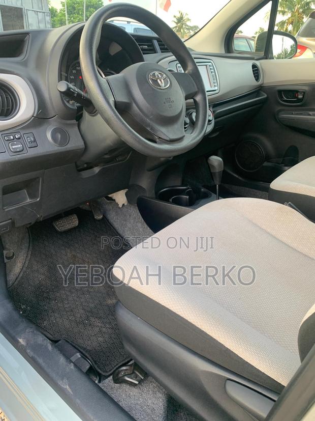 Toyota Vitz 2013 Silver