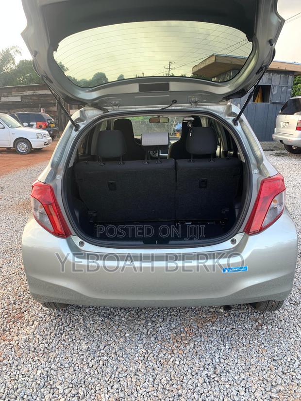 Toyota Vitz 2013 Silver