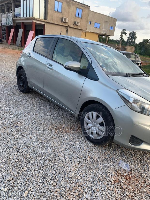Toyota Vitz 2013 Silver