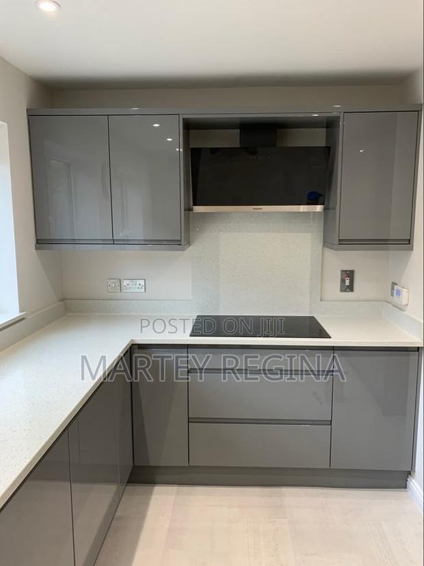 U Shape Kitchen Cabinets · Photo 2