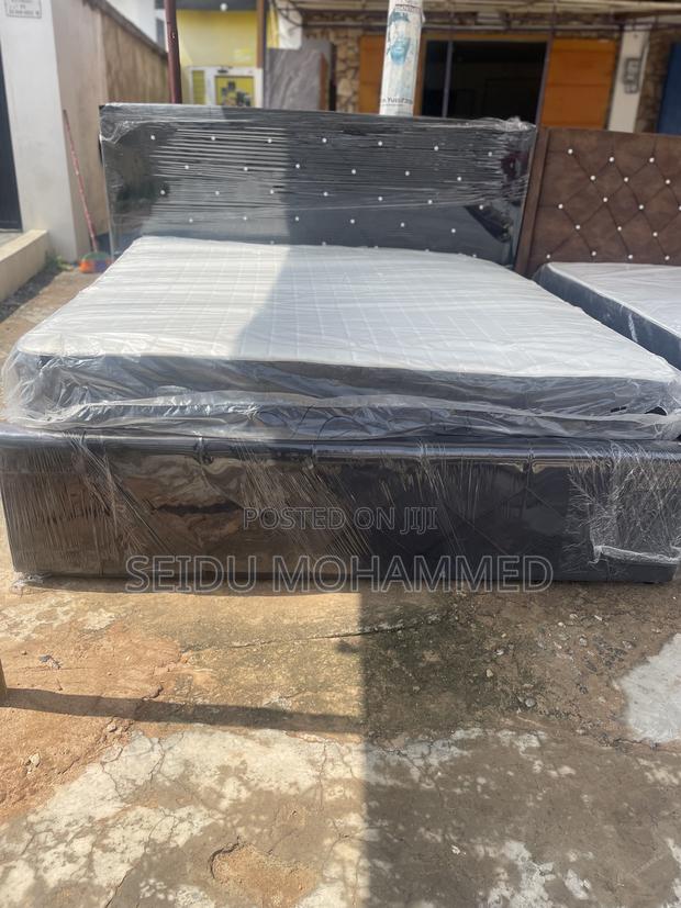 Queen’S Bed With Mattress · Photo 2