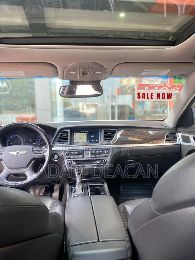 Hyundai Genesis 2016 White