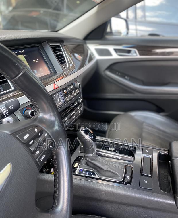 Hyundai Genesis 2016 White