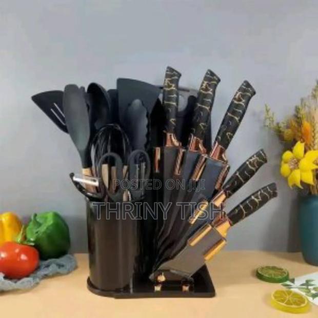 Silicone Laddle Set With Chopping Board photo 2