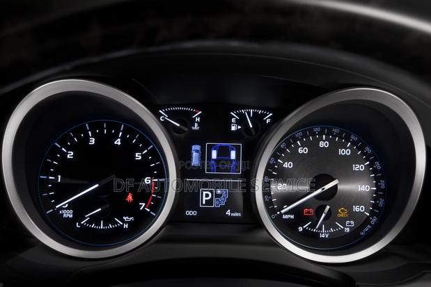 Instrument Cluster Toyota Land Cruiser Prado photo 2