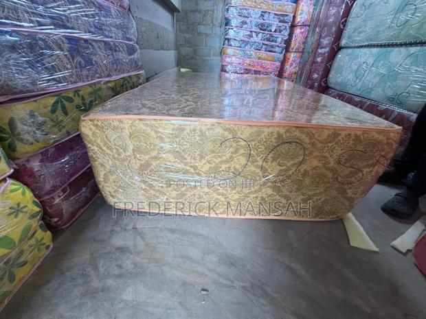 20inches Double Mattress for Sale · Photo 2