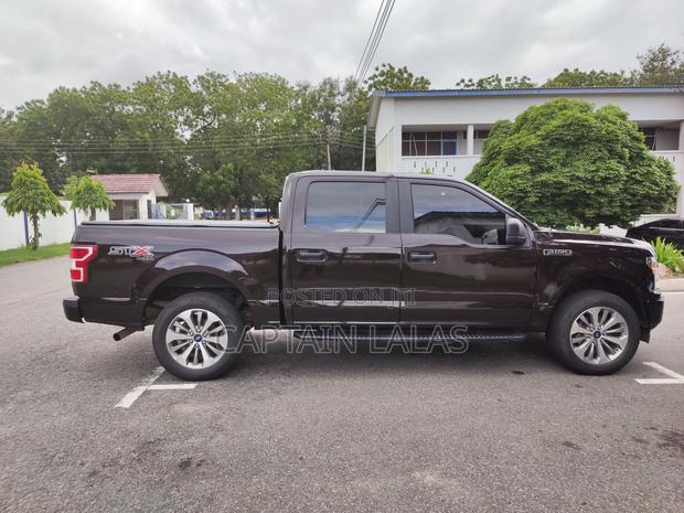 Ford F-150 Lariat 4x4 SuperCrew Cab Styleside 5.5 ft. box 145 in. WB photo 9