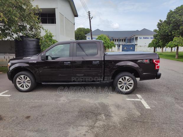 Ford F-150 Lariat 4x4 SuperCrew Cab Styleside 5.5 ft. box 145 in. WB photo 11