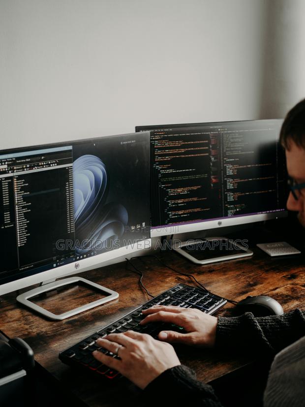 Build Bold: Digital Solutions for Web, Apps Design · Photo 2