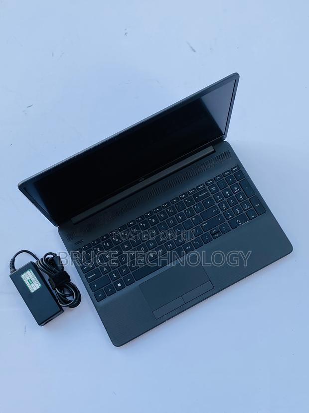 Laptop HP 255 G8 8GB AMD Ryzen 5 SSD 256GB