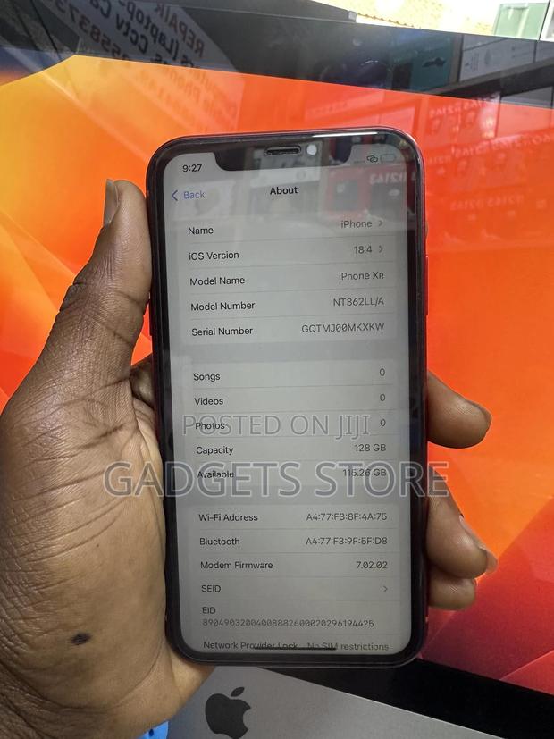 Apple iPhone XR 128 GB Red photo 3