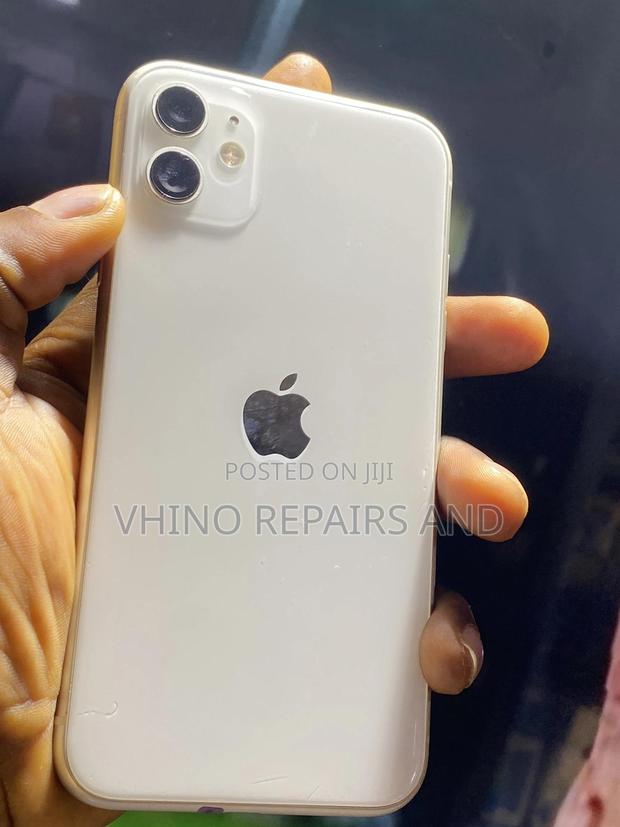 New Apple iPhone 11 128 GB White photo 2