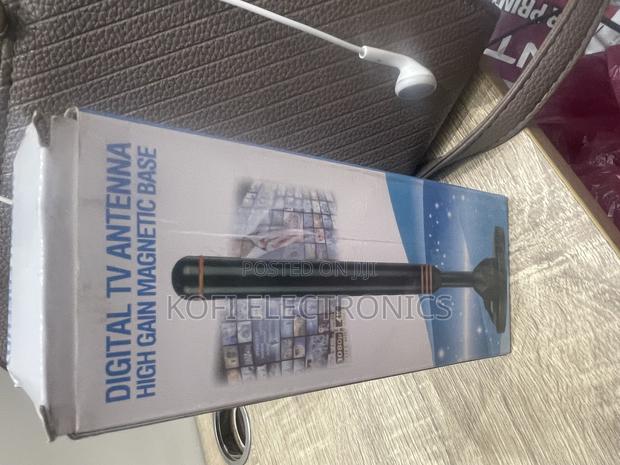 High Gain Magnetic Base Indoor Digital Antenna · Photo 2