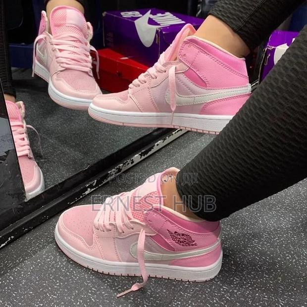 Air Jordan One Pink · Photo 4