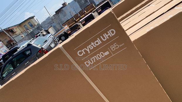 Upscaling Samsung 85" Du7100 Smart Tv · Photo 3