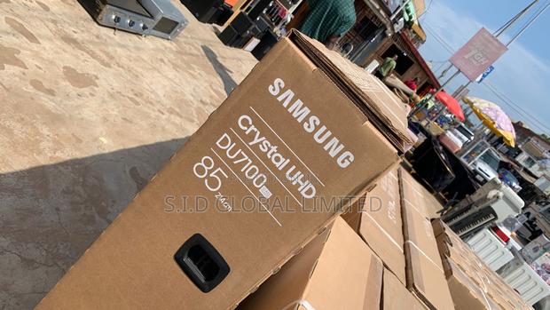 Upscaling Samsung 85" Du7100 Smart Tv · Photo 4