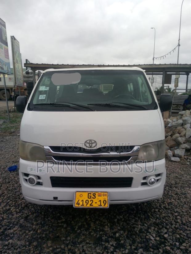 Toyota HiAce 2012 White