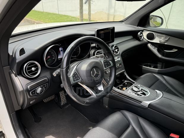 Mercedes-Benz GLC-Class 2019 White