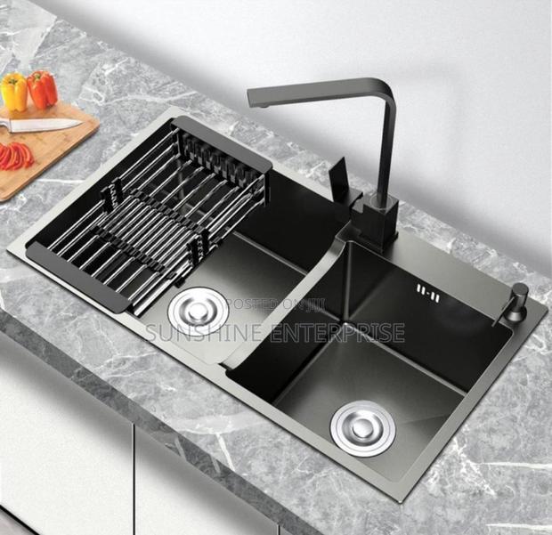 Kitchen Sink With Tap · Photo 2