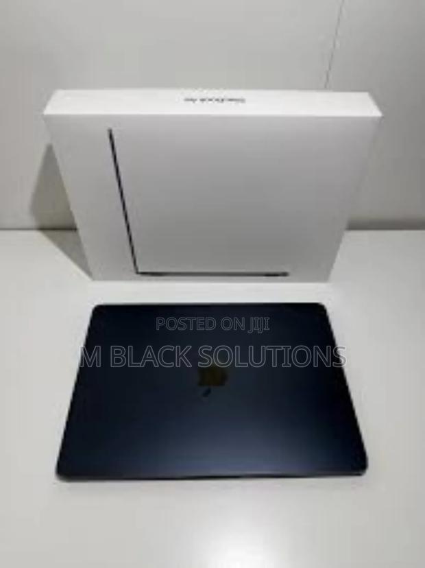 New Laptop Apple MacBook Air 1GB Apple M2 SSD 256GB · Photo 4