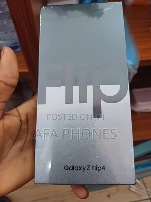 New Samsung Galaxy Z Flip4 256 GB Black
