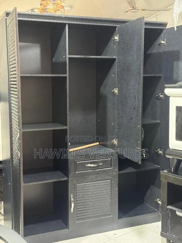 3 in 1 Wooden Wardrobe · Photo 3