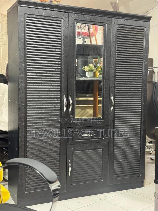 3 in 1 Wooden Wardrobe · Photo 4