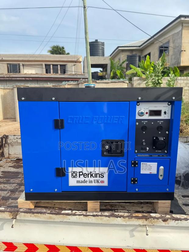 Powered by Perkins Engine photo 2