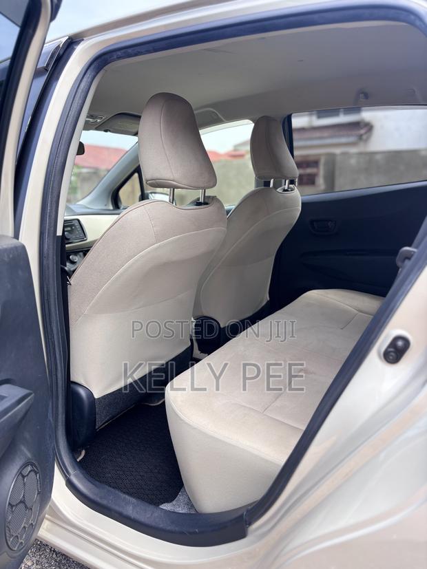 Toyota Vitz 2012 Silver