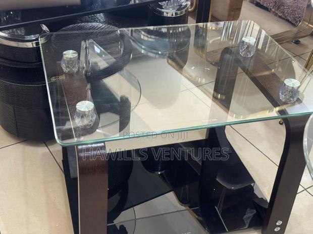 Beautiful Center Table · Photo 2
