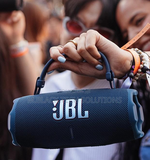 JBL Charge 6 Portable Bluetooth Speaker photo 2