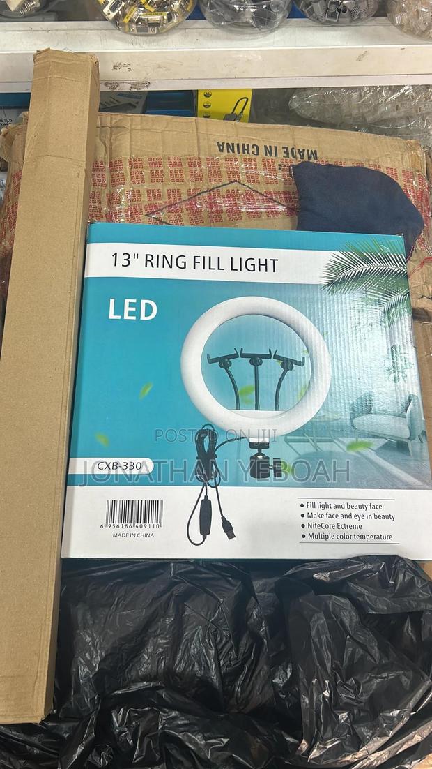 13inches Ringlight With Stand · Photo 4