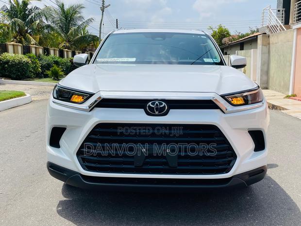 Toyota Grand Highlander XLE AWD 2024 White