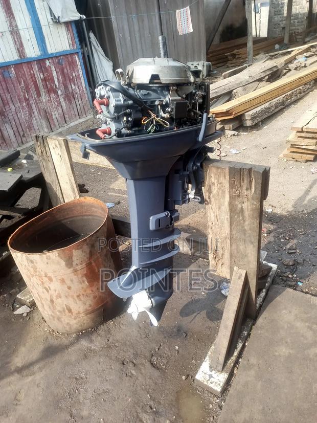40 Hp Yamaha Outboard Motor photo 3