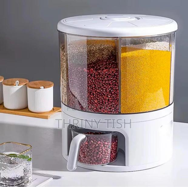 Round and Divided Rice Cooker