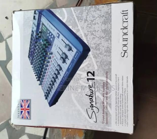 Soundcraft Signature 12 Analog Mixer 12 Channel · Photo 2