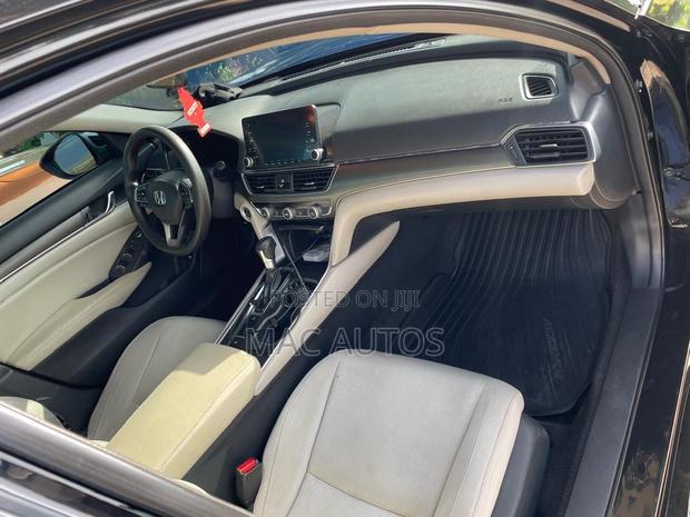 Honda Accord LX 2018 Black photo 5