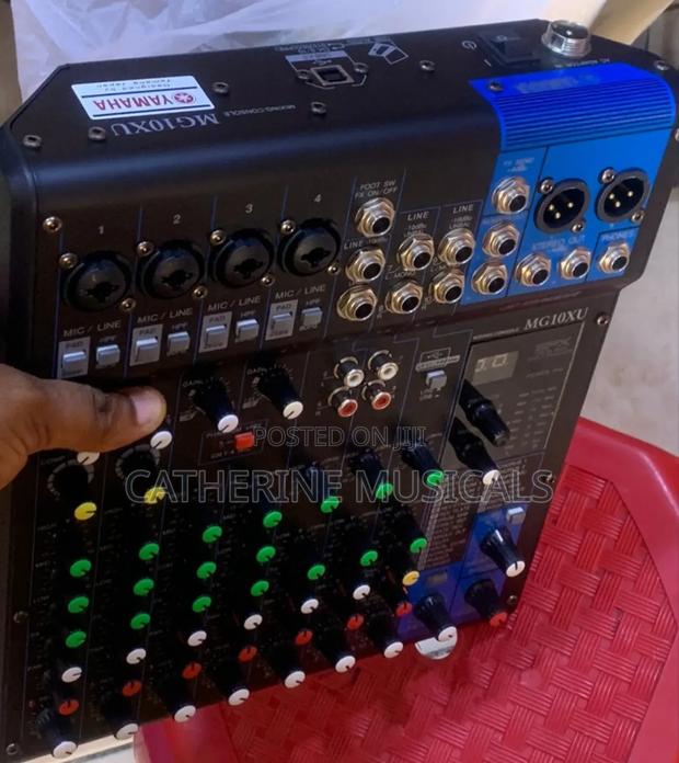 Yamaha Mg 12xu 12- Input 4-Bus Analog Mixer · Photo 4