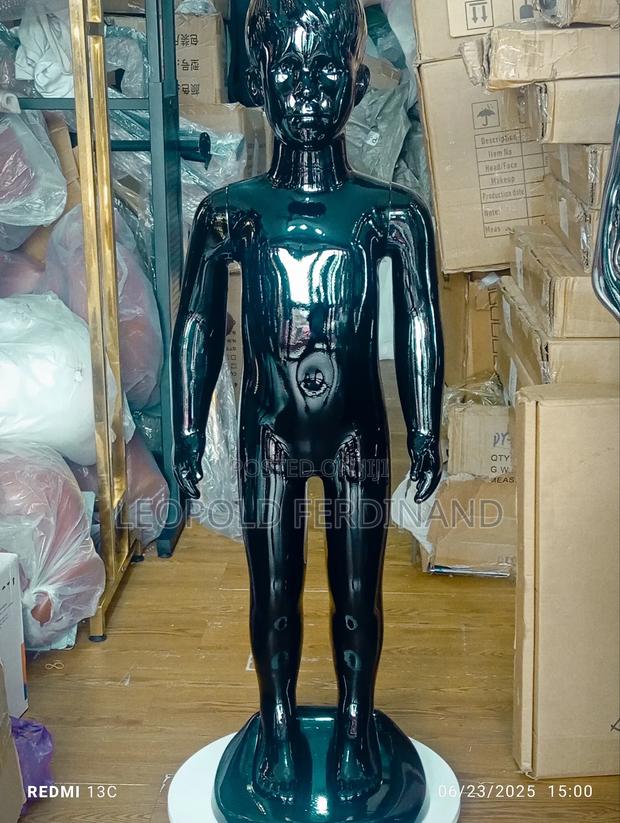 Black Kid Mannequin · Photo 4