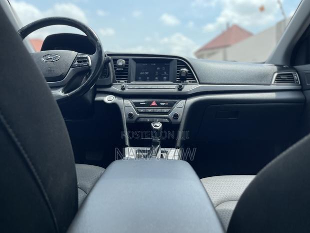 Hyundai Elantra SE 2018 Blue